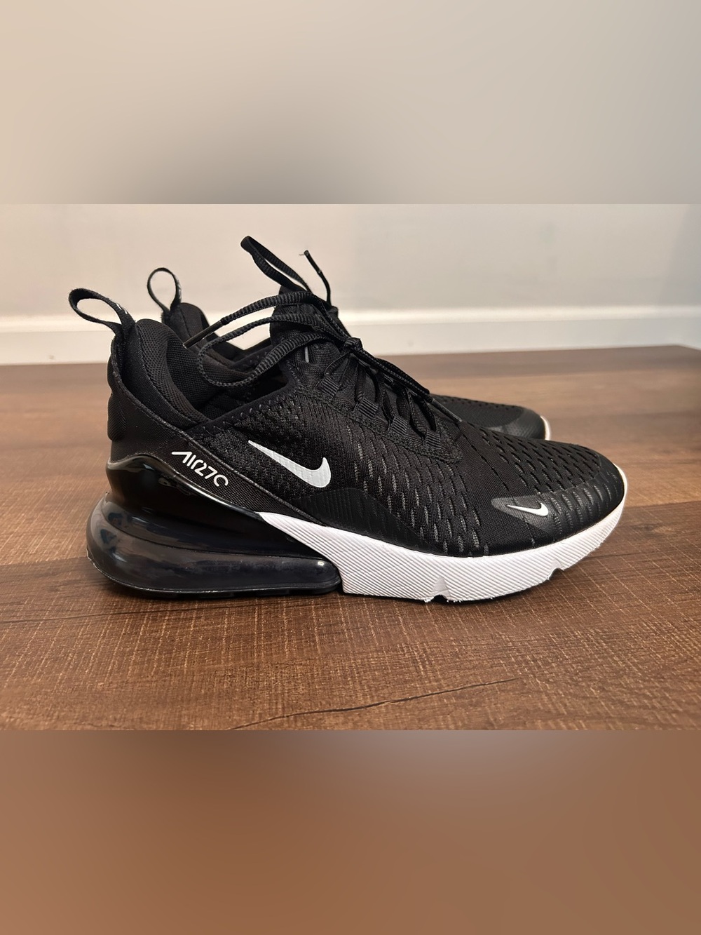 Nike Air Max 270 Black/White Unisex Kids Sneaker 6.5Y MPN 943345-001 Youth Size